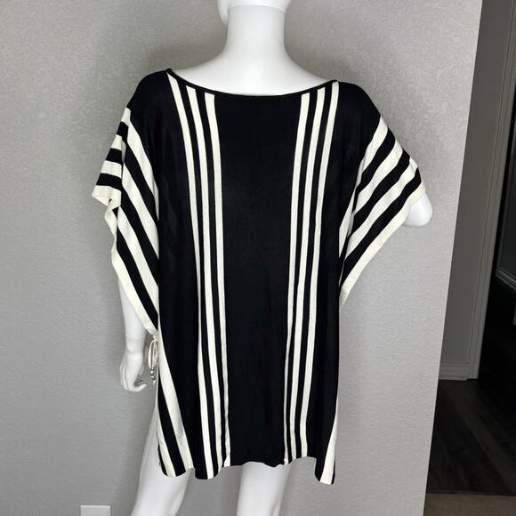 NEW Adrienne Vittadini One Size Lightweight Poncho Black White Striped - Picture 3 of 7